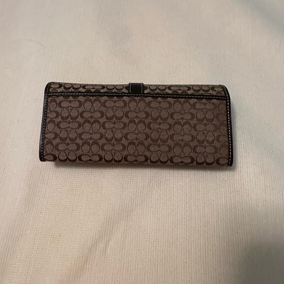 Coach case - Picture 2 of 2